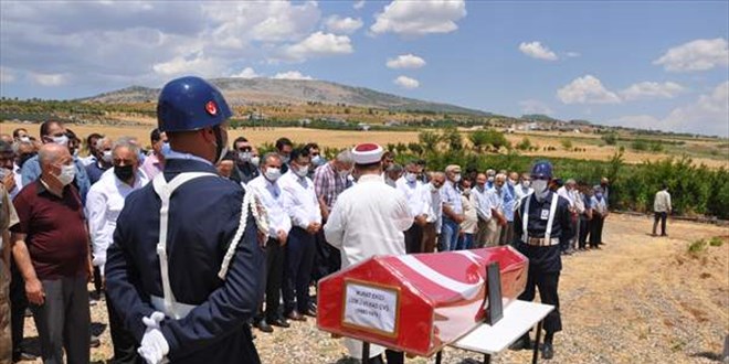 Kalp krizi geçiren Uzman Çavuş toprağa verildi