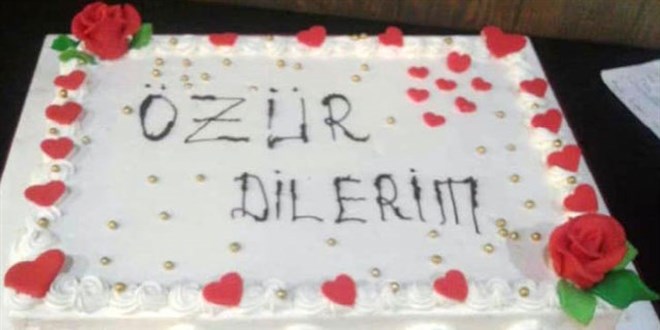 Öğretmeni tehdit etti! Öğrencilere pasta aldı, cezadan kurtuldu