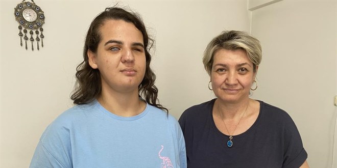Annesi her gün üniversitenin koridorlarında bekledi, hocaların ses kayıtlarıyla sınavlara hazırlandı