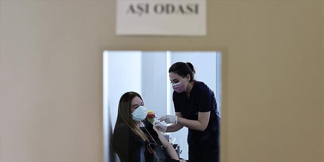 Bir haftada 5,1 milyon dozdan fazla aşı uygulandı