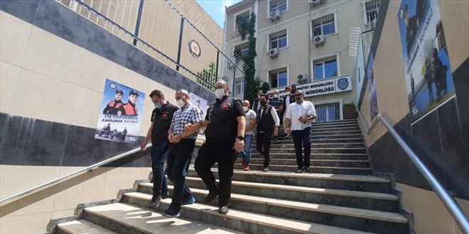 20 yıl önce işlenen cinayetin şüphelileri zaman aşımına 2 gün kala yakalandı