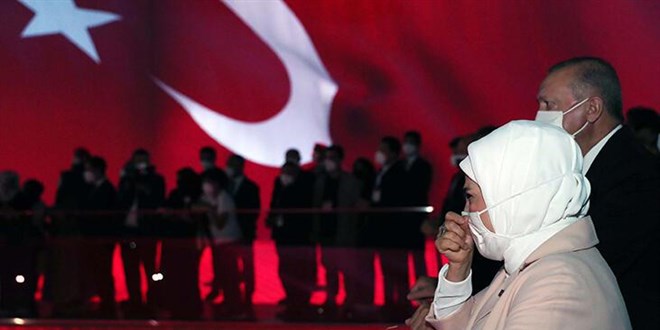 Cumhurbaşkanı Erdoğan ve eşi duygu dolu anlar yaşadı