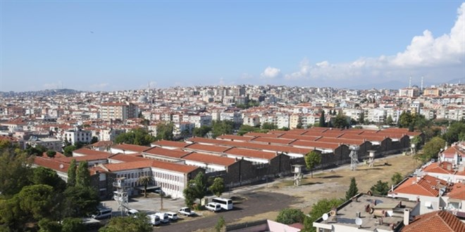 İzmir'de filmlere de sahne olan 62 yıllık Buca Cezaevi kapatıldı