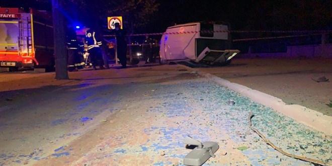 Konya'da yola çıkan kedi, kazaya neden oldu: 1 ölü, 1 yaralı