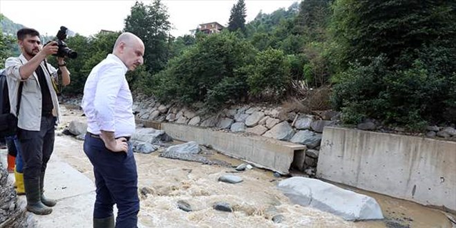Rize'deki sel ve heyelanda kaybolan 2 kişiyi arama çalışmaları sürdürülüyor