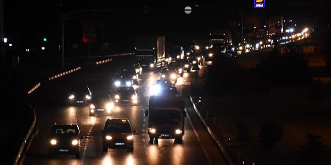 43 ilin geçiş noktasındaki kavşakta yoğunluk yaşanıyor