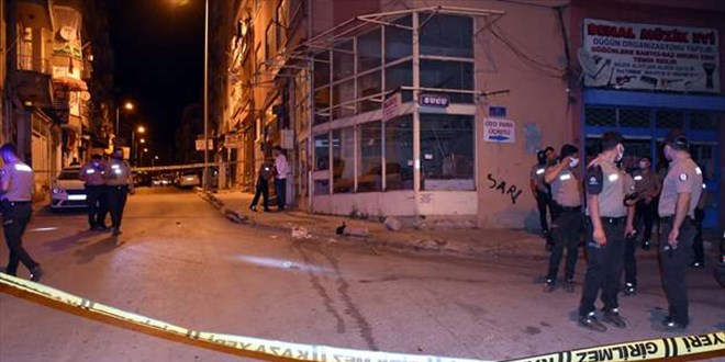 Akrabalar arasındaki kavgada 2 kişi silahla yaralandı