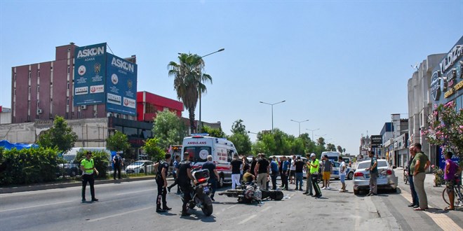 Otomobille çarpışan motosikletteki 2 yunus polisi yaralandı