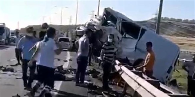 Ankara'da zincirleme kaza: 7'si ocuk, 17 kii yaraland