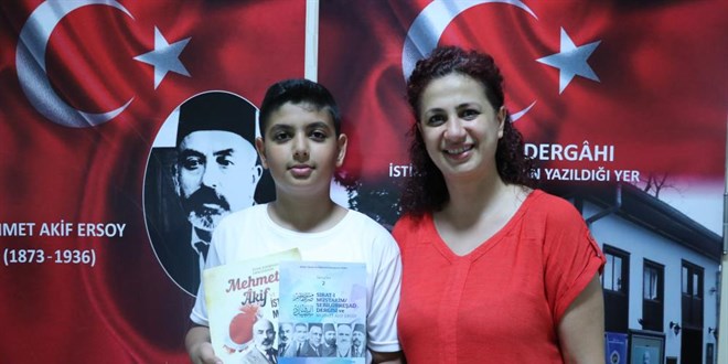 'Mehmet Akif Ersoy' göndermesiyle bisikletini bağışladı
