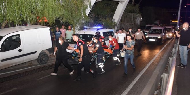 Omuz atma kavgas kanl bitti: 1 l, 2'si ar 3 yaral