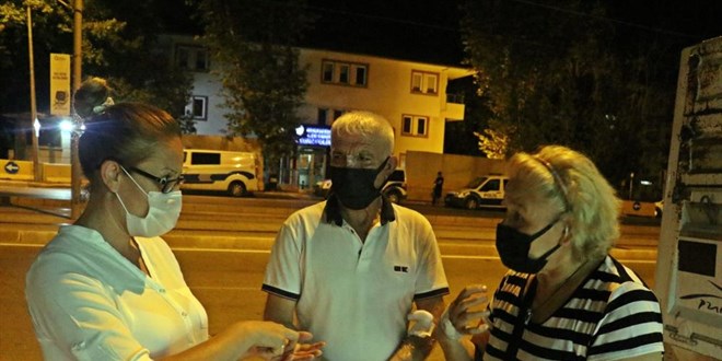 İşitme engelli çift, halk otobüsünde darp edildi