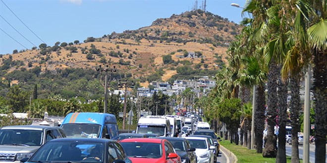 Bodrum'a 1 haftada 140 bin araç girişi oldu