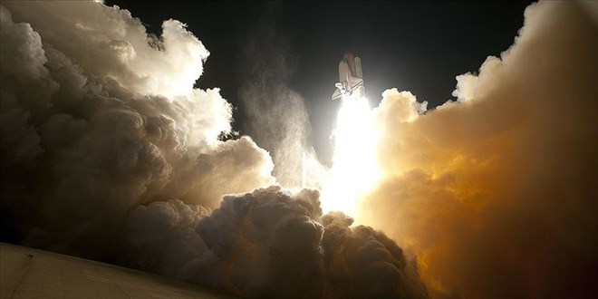 Elon Musk, kurtuluşu uzayda arıyor