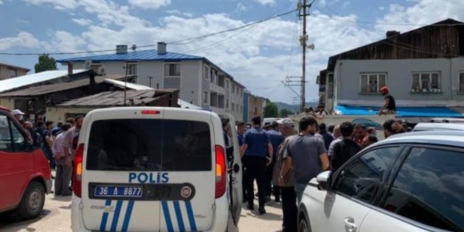 Kars'ta taşlı sopalı 'hayvan otlatma' kavgası: 8 yaralı