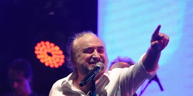 Sanatçı Volkan Konak: Maske bizi bozuyor
