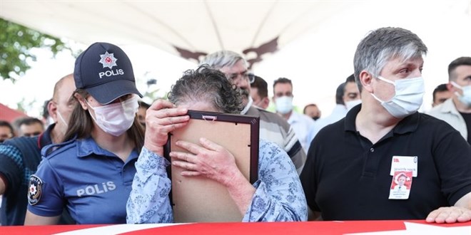 O polis 'Tayinimi durduracaksınız' diyerek tehdit etmiş