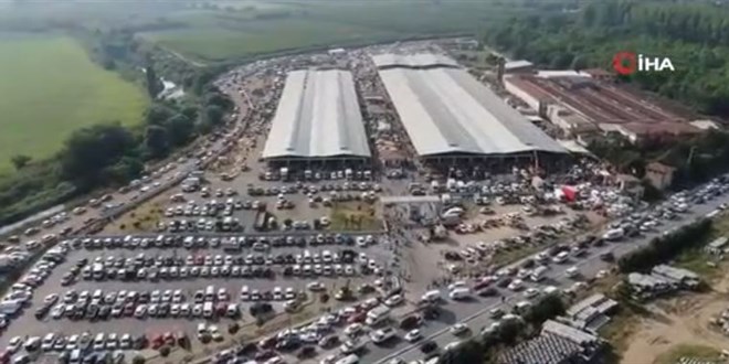 Oto pazarı değil, kurban pazarı
