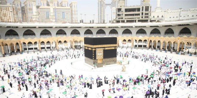 Hacı adayları, Kabe'yi tavaf etti