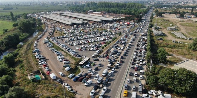 Oto pazarı değil, kurban pazarı