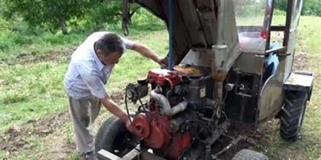 Kendi traktörünü yaptı, hedefinde kepçe var