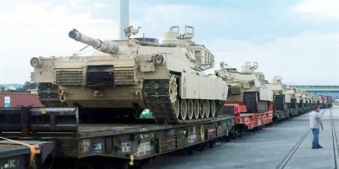 İşte ABD'nin iki yüzü! Türkiye sınırına tankları yığıyor