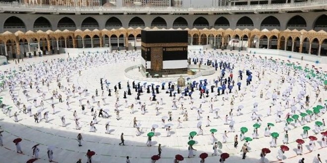 Umre ziyaretleri yarından itibaren başlıyor