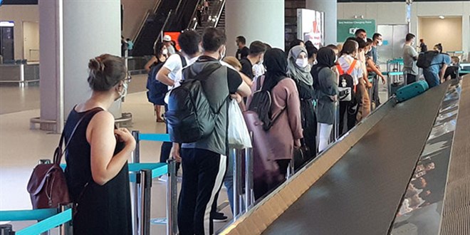 İstanbul'un havalimanlarında bayram dönüşü rekor bekleniyor