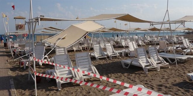Antalya'yı hortum vurdu: 6 turist yaralandı