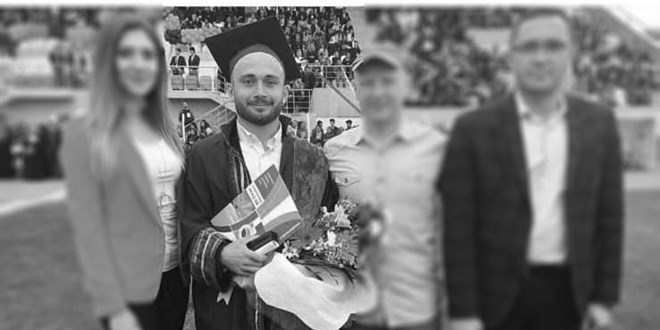 Şehit Güney'in mezuniyet görüntülerini hocası paylaştı
