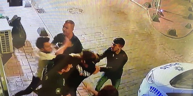 Şarkıcı Çağatay Akman eski sevgilisini darp etti