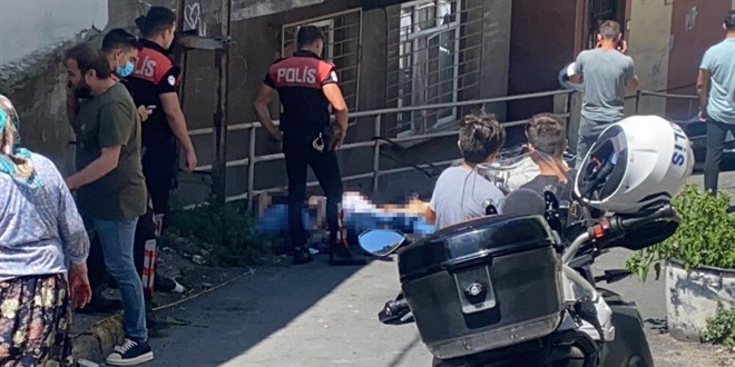 Dünür olan iki aile güpegündüz Beyoğlu'nda çatıştı: 3 ölü, 1 yaralı