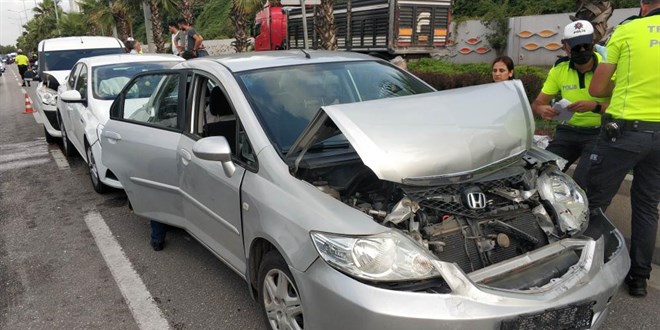 Samsun'da zincirleme trafik kazası: 1 polis yaralandı