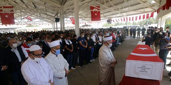 Pençe Harekatı şehidi teğmen son yolculuğuna uğurlandı