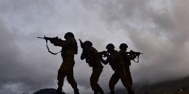 Terör örgütü PKK'dan kaçan 5 örgüt mensubu teslim oldu