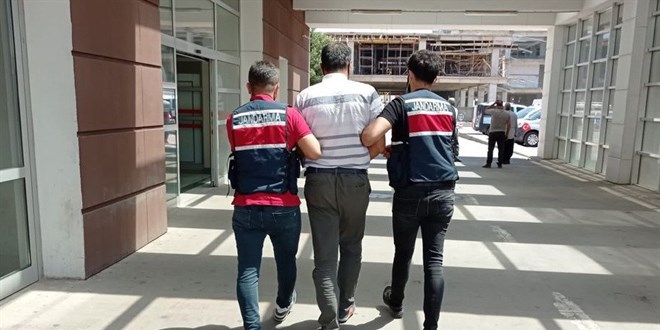 Teröristlere kıyafet temin eden eski öğretmen tutuklandı