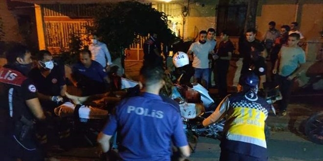 Evinin balkonundan etrafa ateş açarken kendisini vuran kişi yaşamını yitirdi
