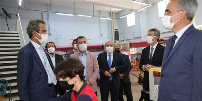 Meslek liselerinde kullanılmak üzere uçak simülatörü üretilecek