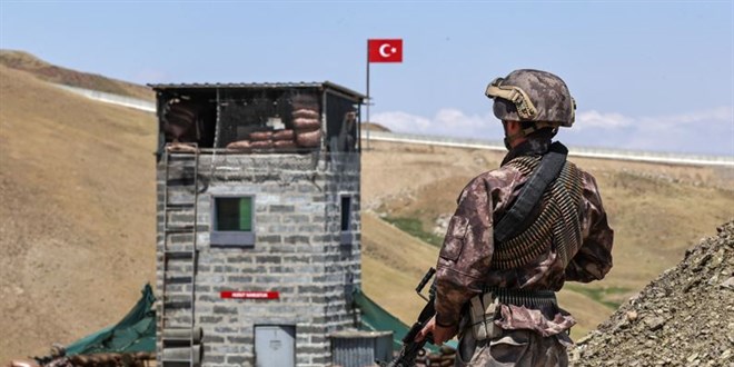 750 özel harekat polisi İran sınırında nöbette