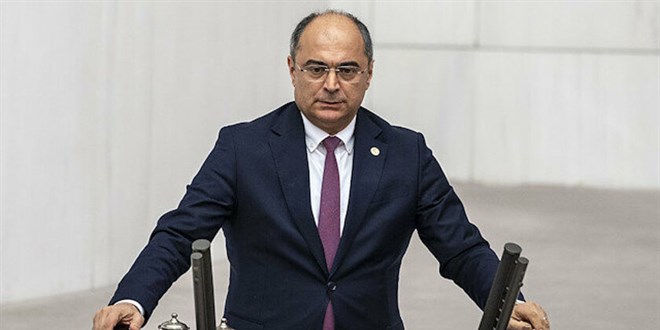 CHP'li vekil kendisini tanımayan polise sinirlendi: TBMM albümüne bak!