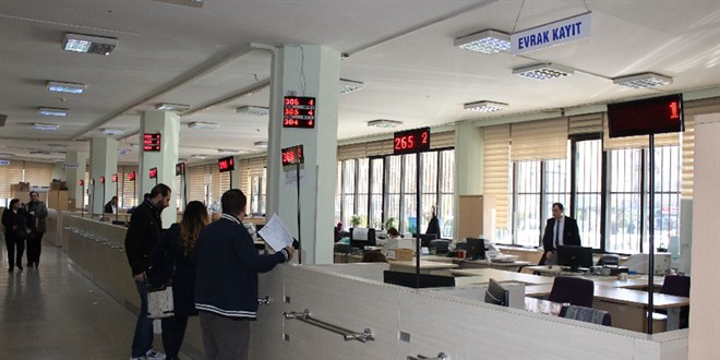 Vergi daireleri pazartesi günü saat 19.00'a kadar açık olacak