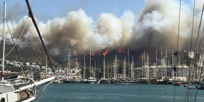 Bodrum'daki yangın nedeniyle otel ve evler boşaltılıyor