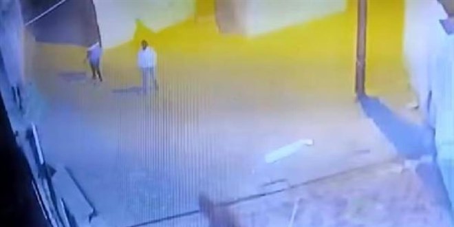 Batman'da polis karakoluna el yapımı patlayıcı atıldı
