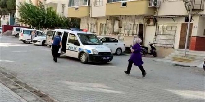 KPSS'ye geç kalan 2 adayın yardımına polis ekipleri koştu