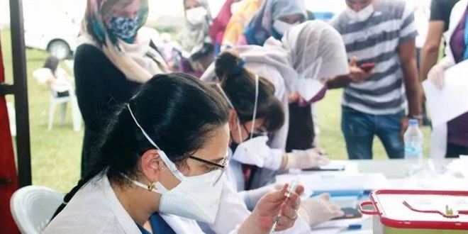 Aşı olmayan memura her hafta PCR testi
