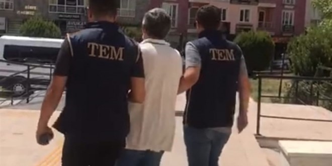 FETÖ firarisi doçent yakalandı