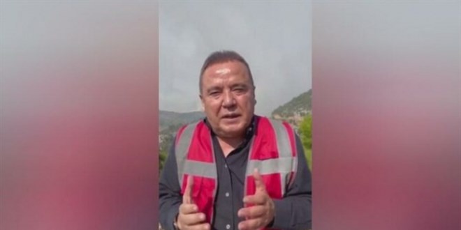 Muhittin Böcek: Ne olur buraya uçak, helikopter gönderin! Yanıyor insanlar