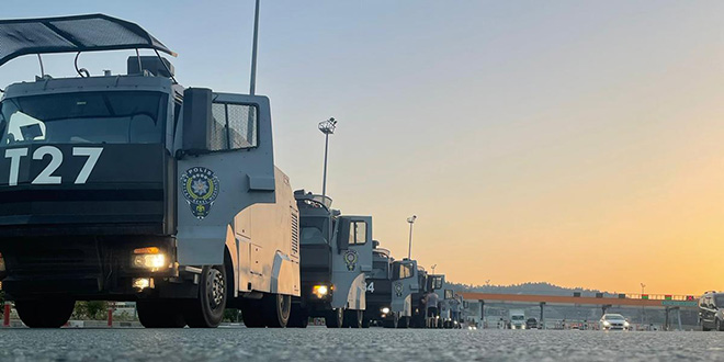 İstanbul Emniyeti yangın bölgelerine 20 TOMA gönderdi