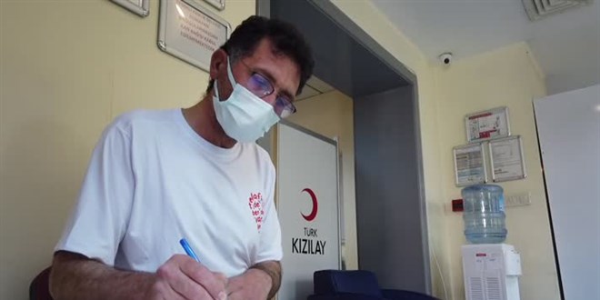 Bakan Ziya Selçuk, kan bağışında bulunan öğretmenlere teşekkür etti