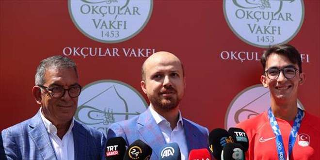 Mete Gazoz, paralimpik okçularla bir araya geldi